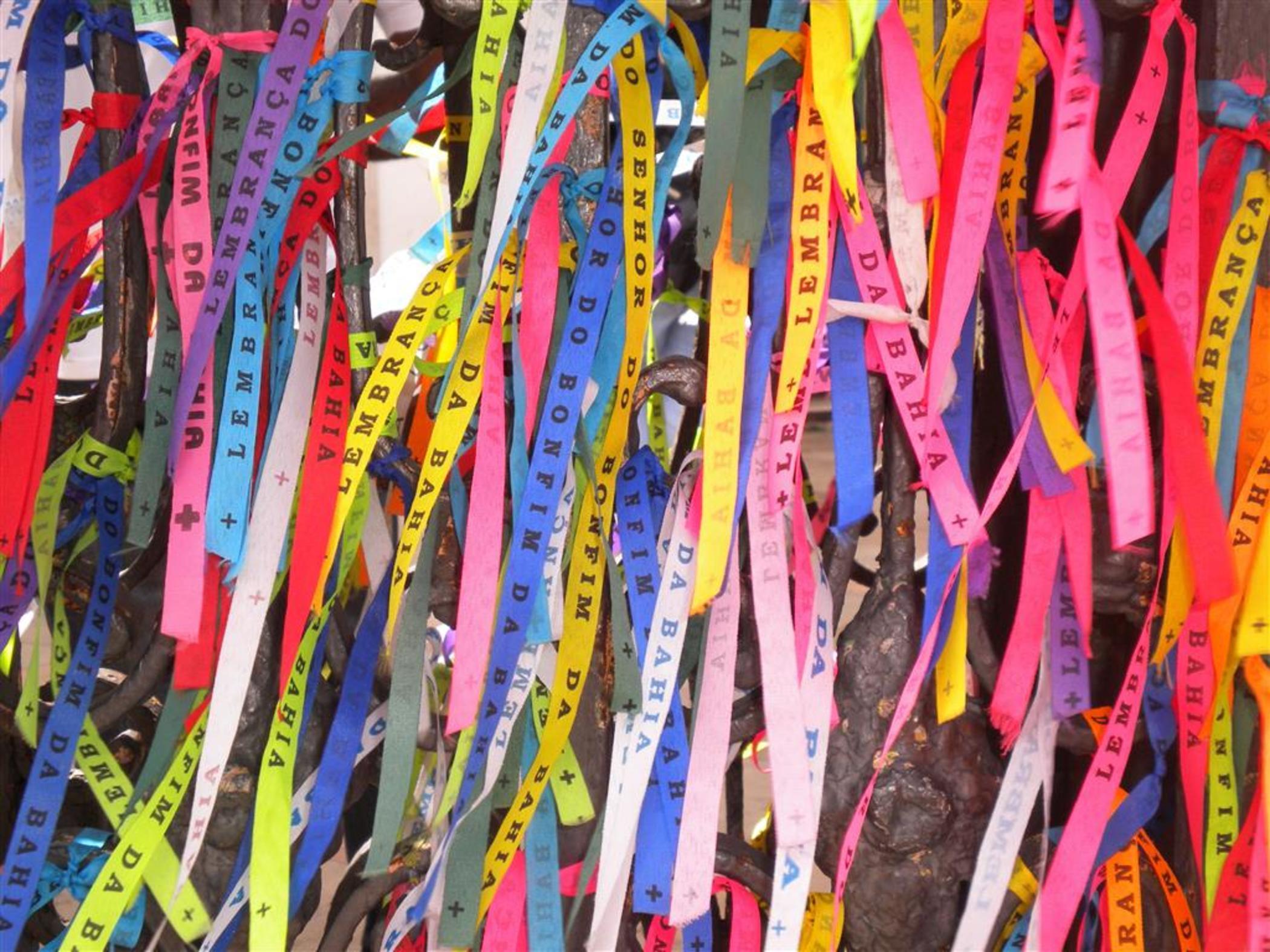 Wish Hotel Da Bahia Салвадор Екстериор снимка Wristbands at a music festival