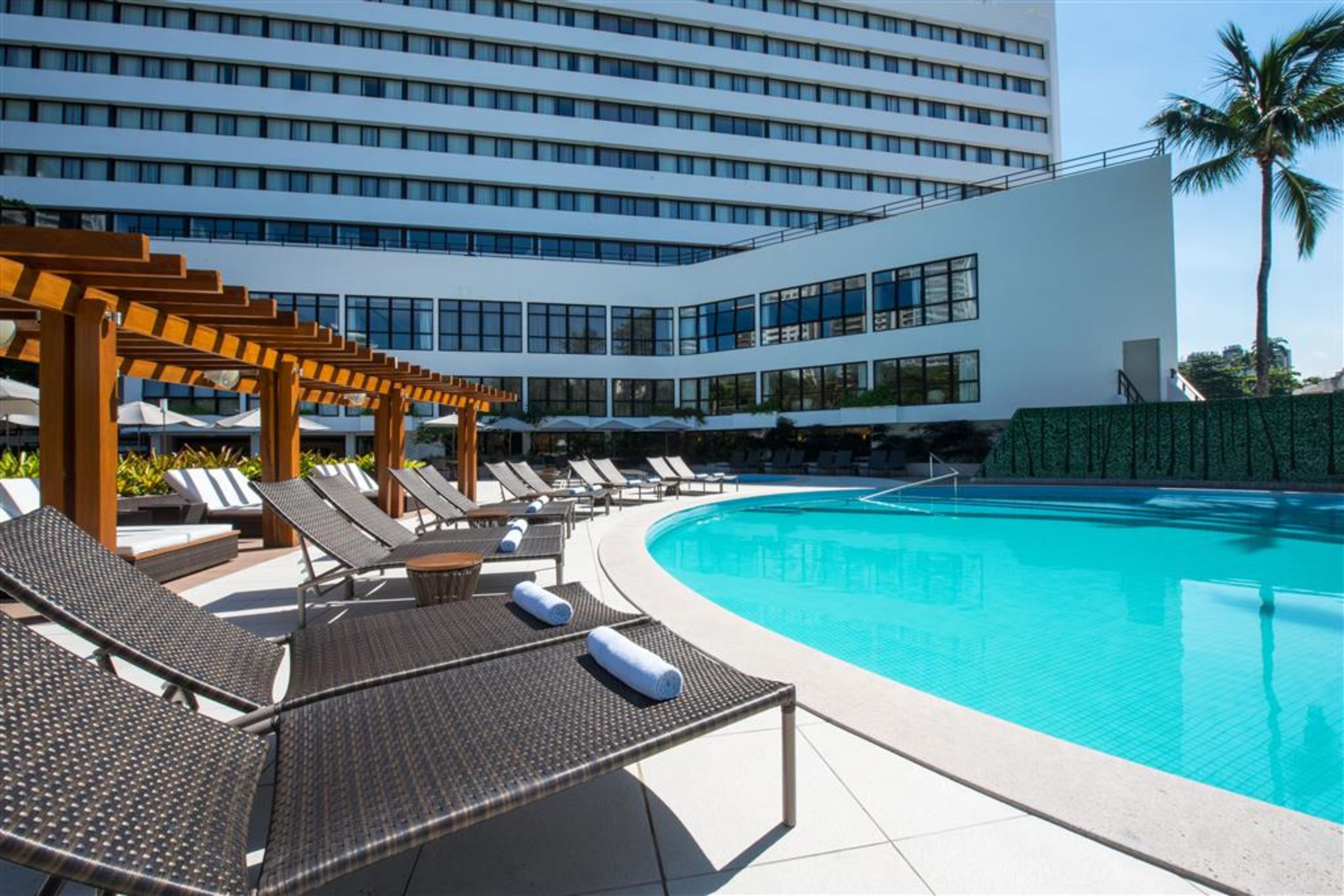 Wish Hotel Da Bahia Салвадор Екстериор снимка The pool at the Westin Palace Madrid