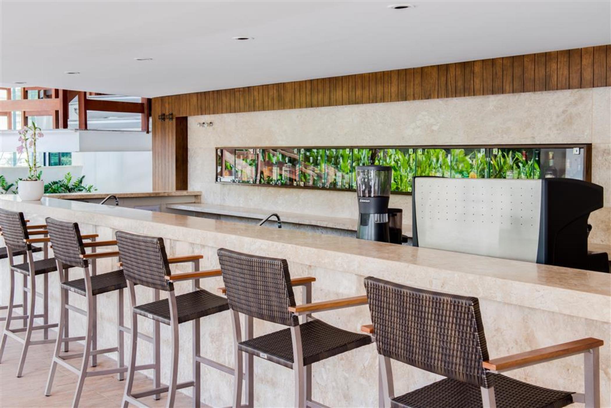Wish Hotel Da Bahia Салвадор Екстериор снимка The bar at the 19th floor